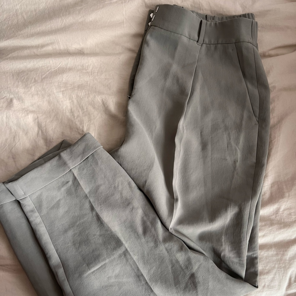 Aritzia Carrot Pant
